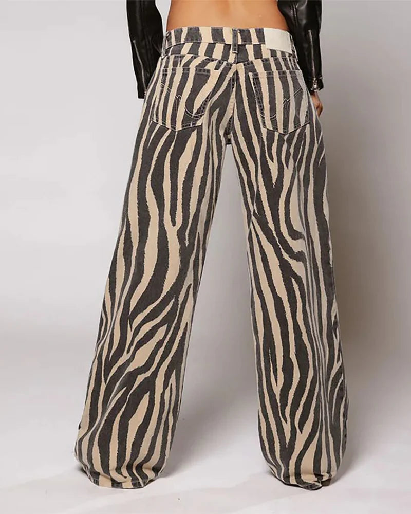 Pantalón Vaquero Zebra : Estilo Urbano, Tiro Bajo y Elegancia Salvaje